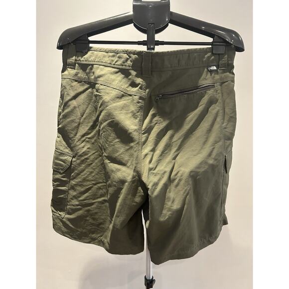 The North Face Men's Green Cargo Shorts size 36 - Picture 2 of 5